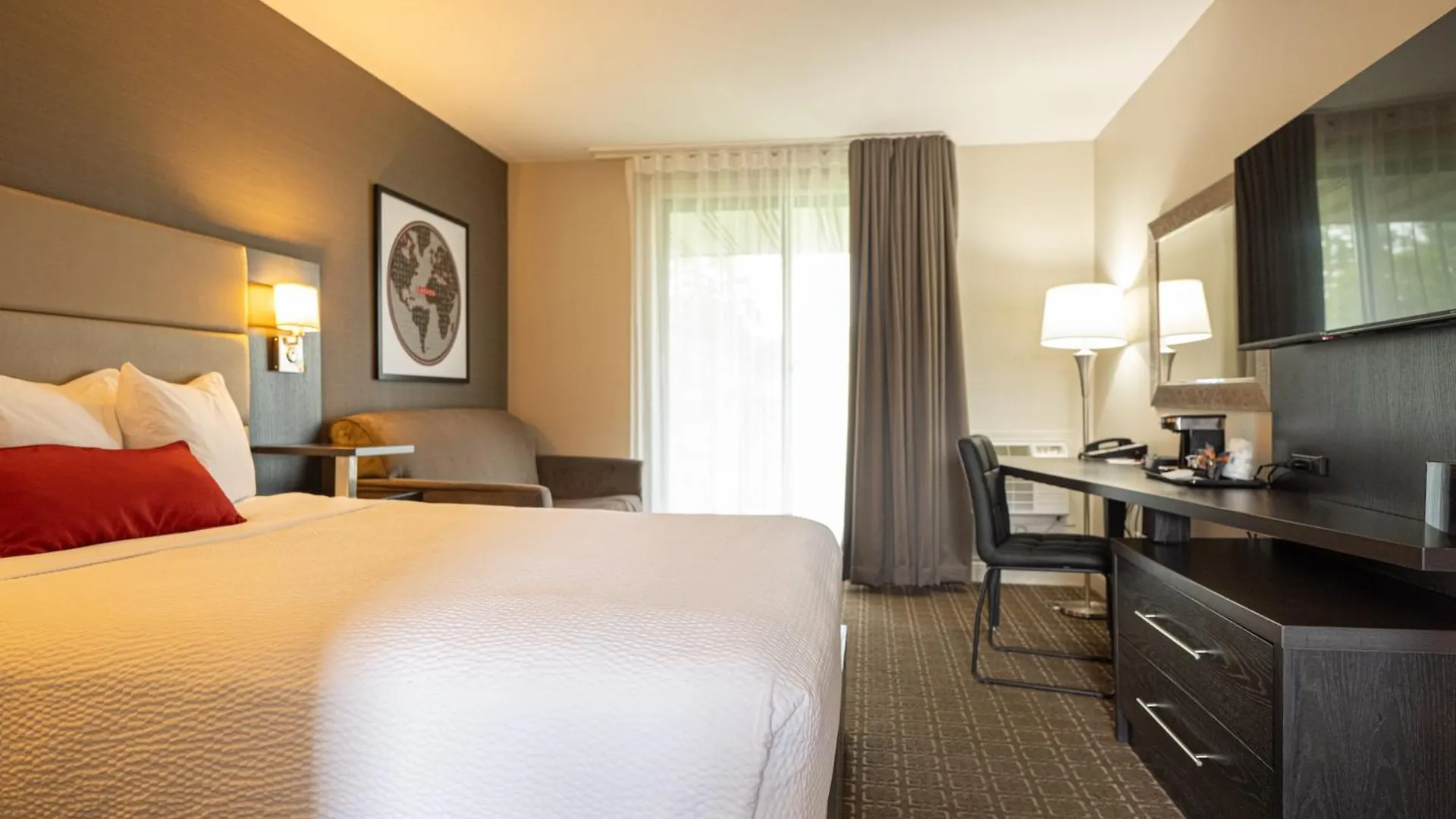 Hotel Ramada By Wyndham Ottawa On The Rideau
