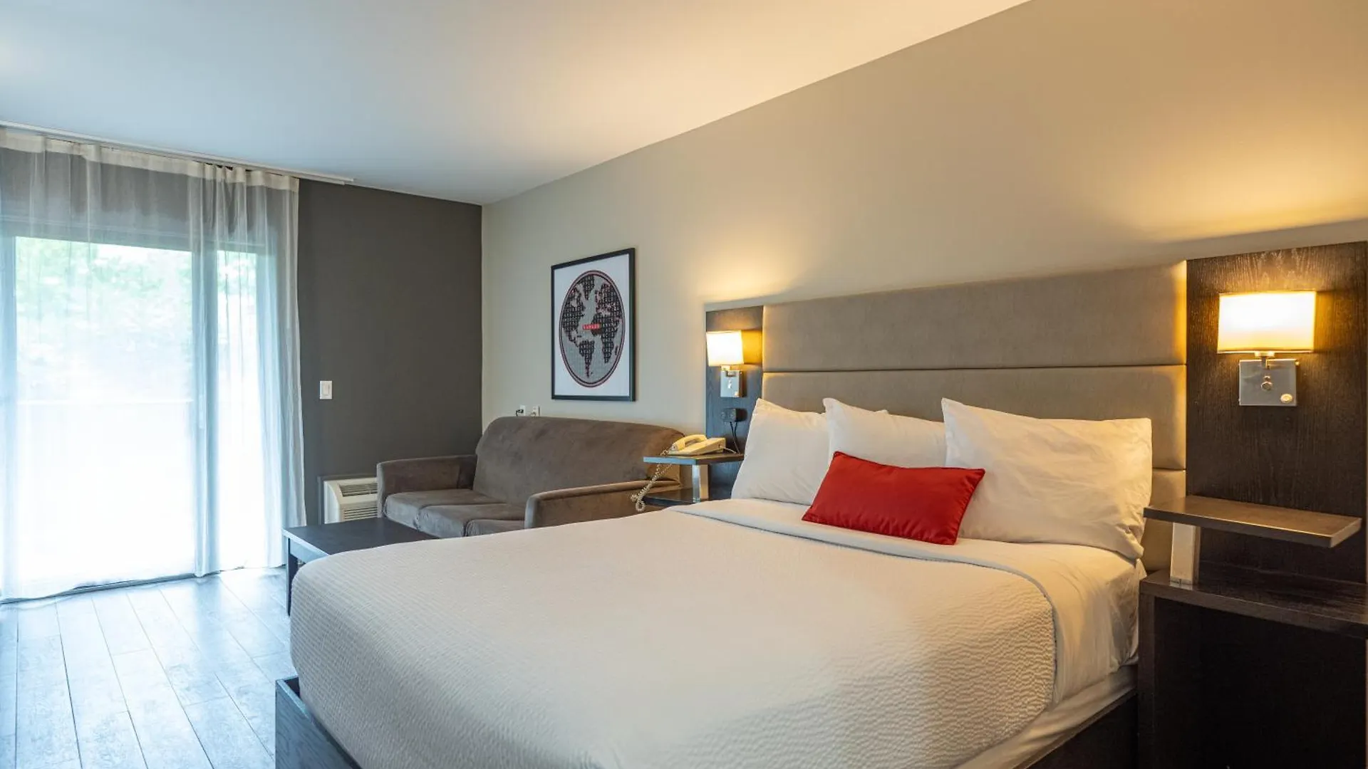 Hotel Ramada By Wyndham Ottawa On The Rideau
