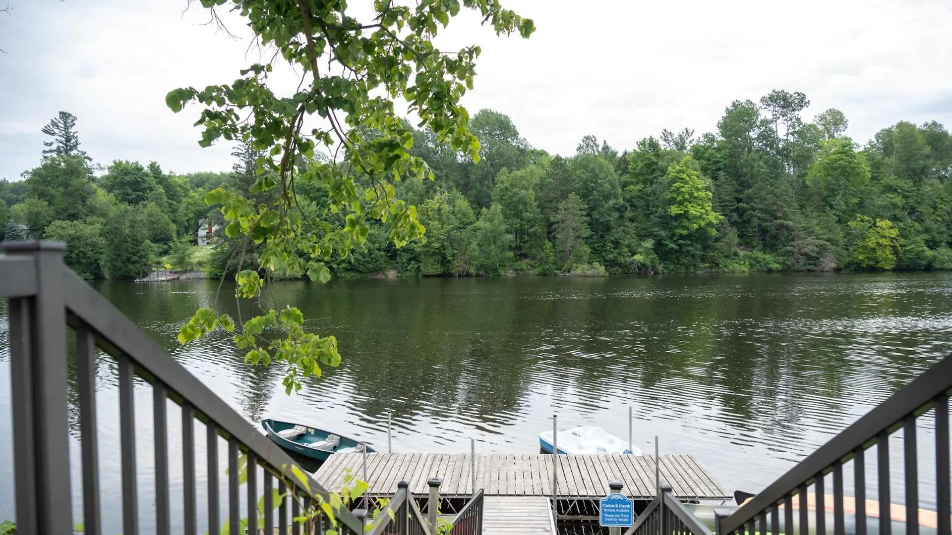Hotel Ramada By Wyndham Ottawa On The Rideau