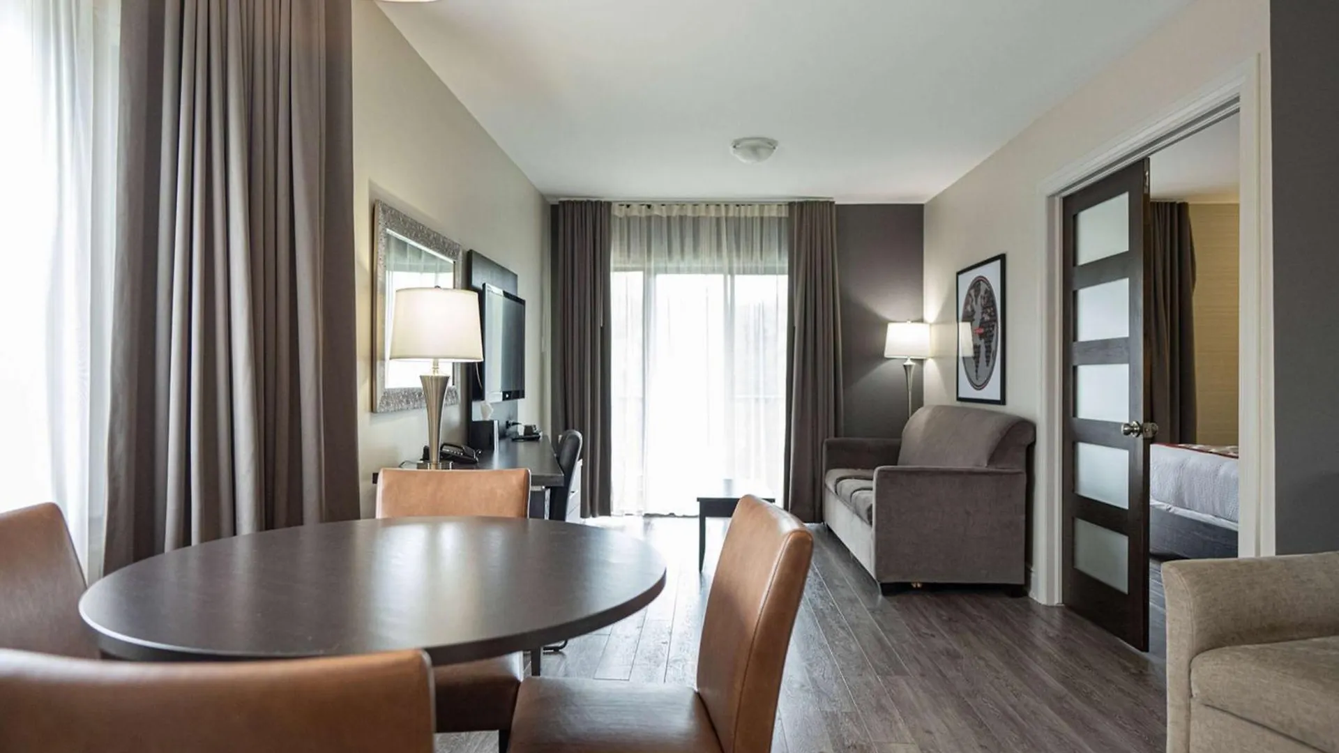 ***  Hotel Ramada By Wyndham Ottawa On The Rideau Canada