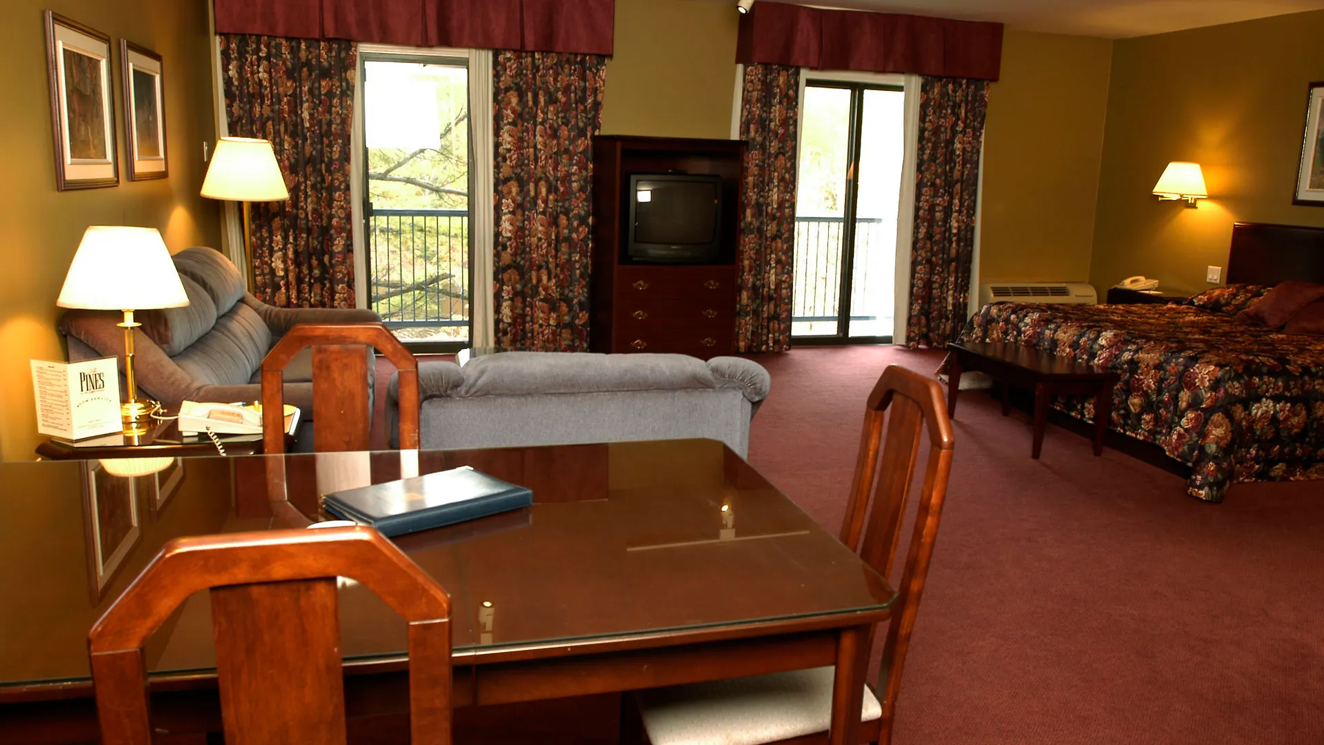 Hotel Ramada By Wyndham Ottawa On The Rideau